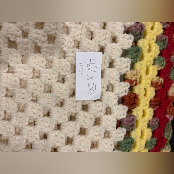 Beautiful crochet throw blanket - Picture 5 of 5